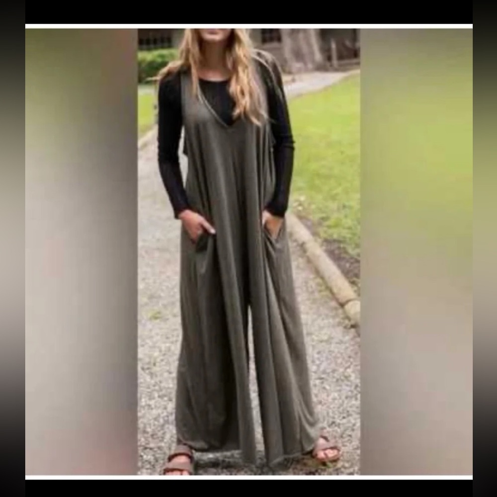 Natural Life Knit V-Neck Jumpsuit in Midnight Navy Tie-Dye 
One Size (fits all) - Picture 5 of 12